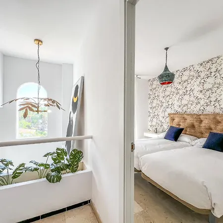 Hanami Casa Principe Felipe * Естепона