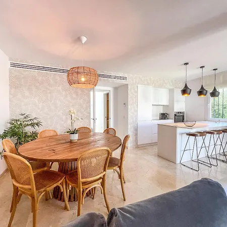 Hanami Casa Principe Felipe * Estepona