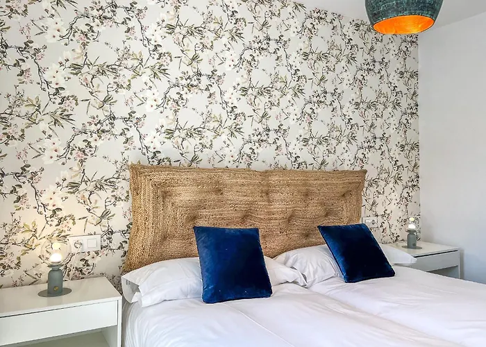 Hanami Casa Principe Felipe Естепона